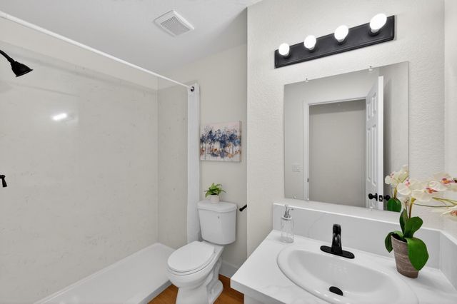 7717 VALLEY WOOD Dr, Sacramento, CA 95828