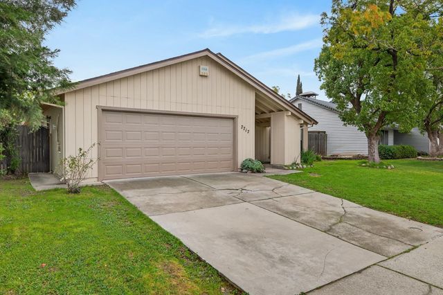 7717 VALLEY WOOD Dr, Sacramento, CA 95828