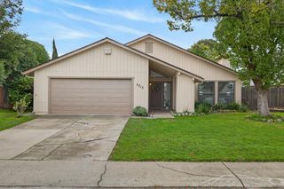 7717 VALLEY WOOD Dr, Sacramento, CA 95828