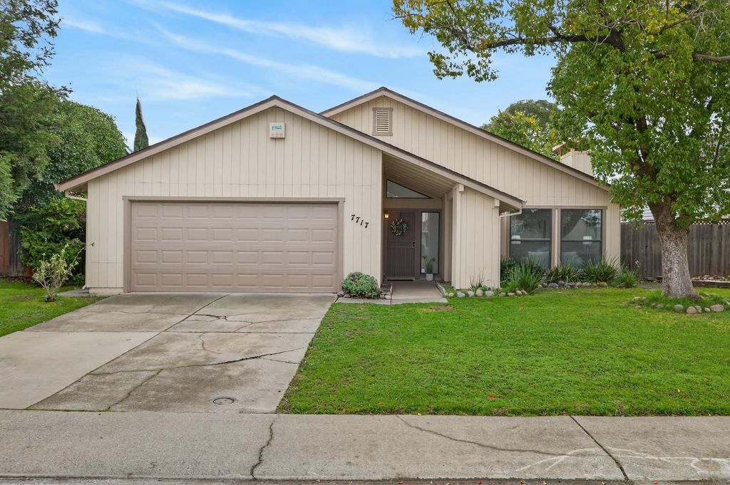 7717 VALLEY WOOD Dr, Sacramento, CA 95828