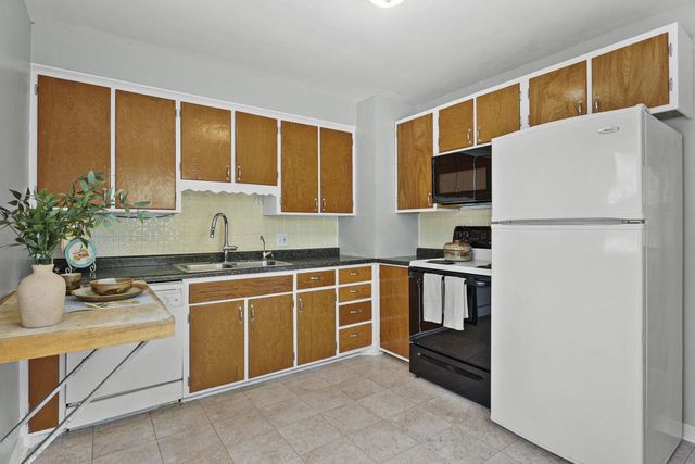 2830 Hoard Street, Madison, WI 53704
