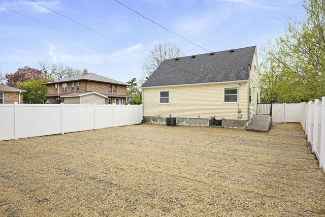 2830 Hoard Street, Madison, WI 53704