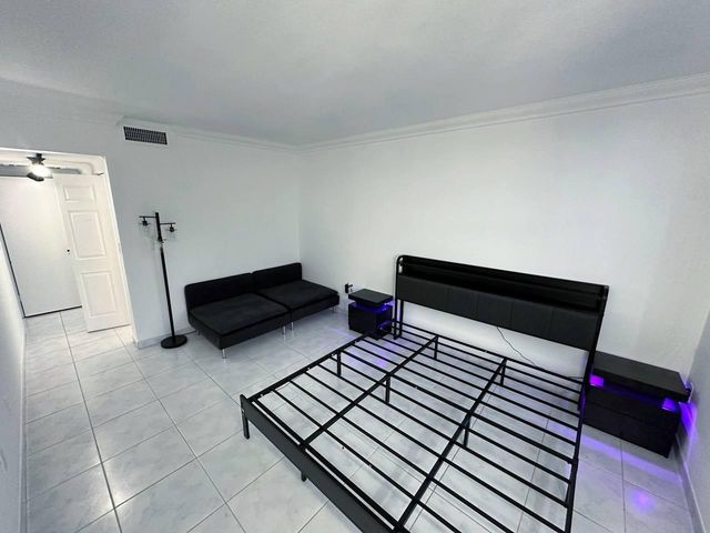 1985 S Ocean Drive 16b, Hallandale Beach, FL 33009