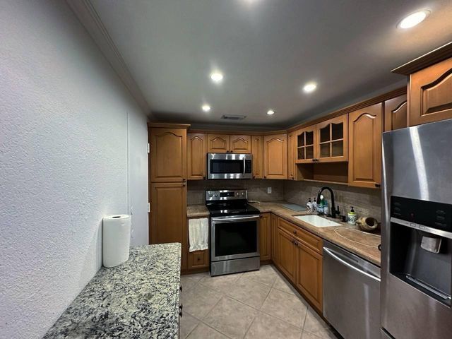 1985 S Ocean Drive 16b, Hallandale Beach, FL 33009