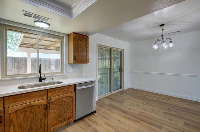 3221 N Hanover Avenue, Fresno, CA 93722