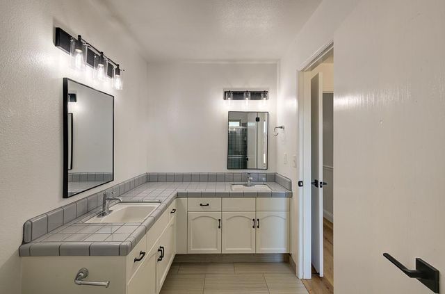 3221 N Hanover Avenue, Fresno, CA 93722
