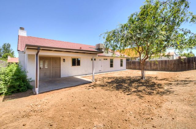 3221 N Hanover Avenue, Fresno, CA 93722
