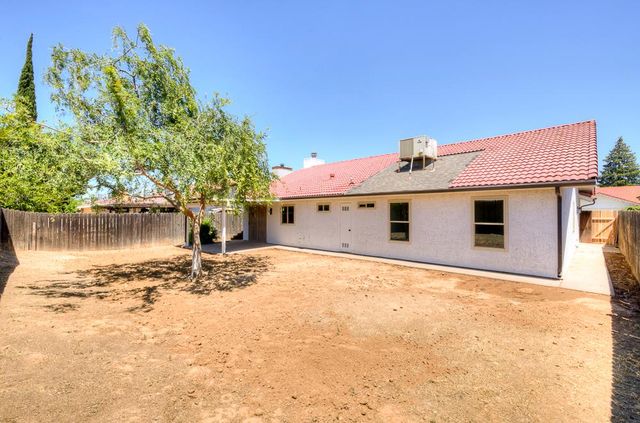 3221 N Hanover Avenue, Fresno, CA 93722