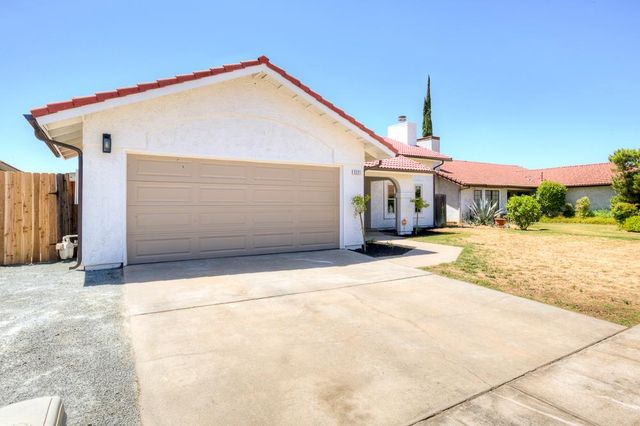3221 N Hanover Avenue, Fresno, CA 93722
