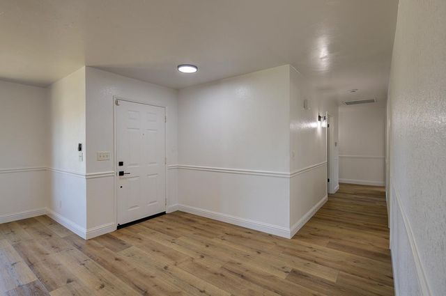 3221 N Hanover Avenue, Fresno, CA 93722