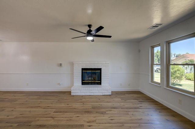 3221 N Hanover Avenue, Fresno, CA 93722