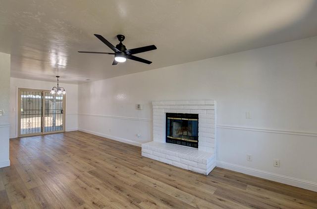 3221 N Hanover Avenue, Fresno, CA 93722
