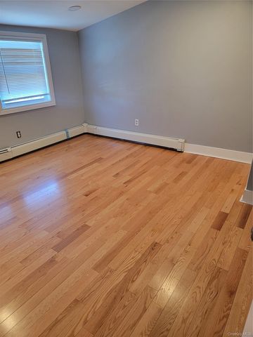 521 N 7th Street, New Hyde Park, NY 11040