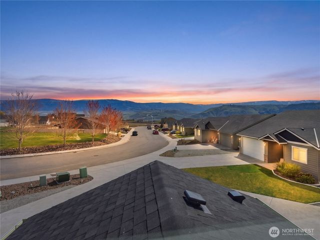 2263 S Melody Lane, East Wenatchee, WA 98802