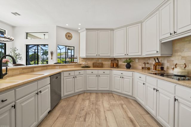 1902 S CLUB Drive, Wellington, FL 33414