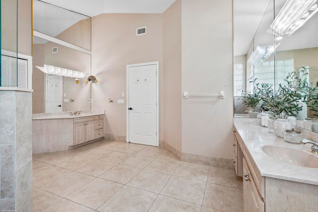 1902 S CLUB Drive, Wellington, FL 33414