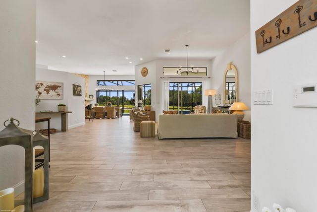 1902 S CLUB Drive, Wellington, FL 33414
