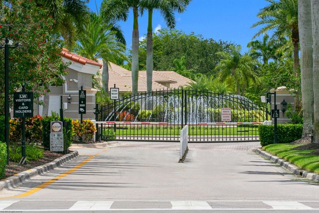 1902 S CLUB Drive, Wellington, FL 33414