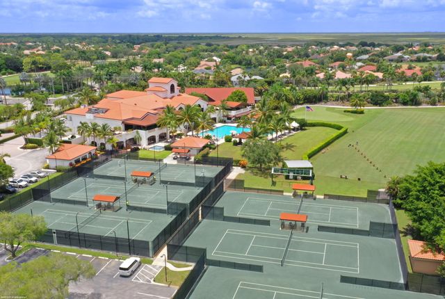1902 S CLUB Drive, Wellington, FL 33414