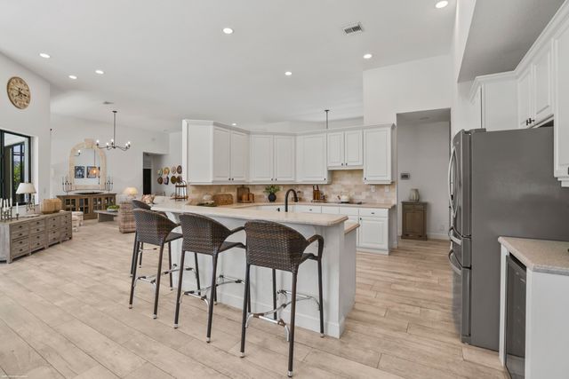 1902 S CLUB Drive, Wellington, FL 33414