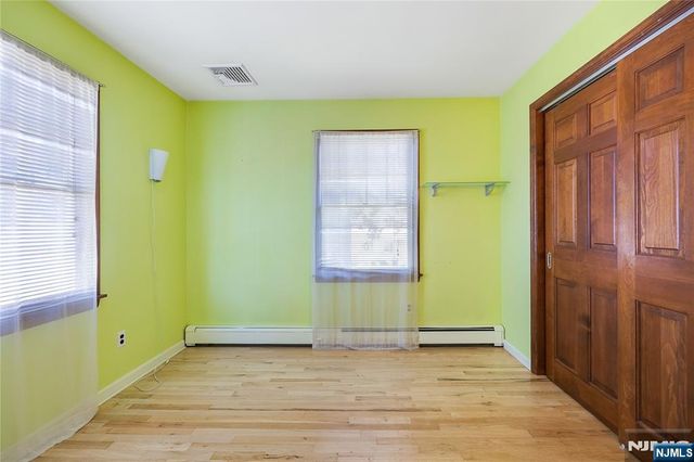 384 Main Avenue, Wallington, NJ 07057