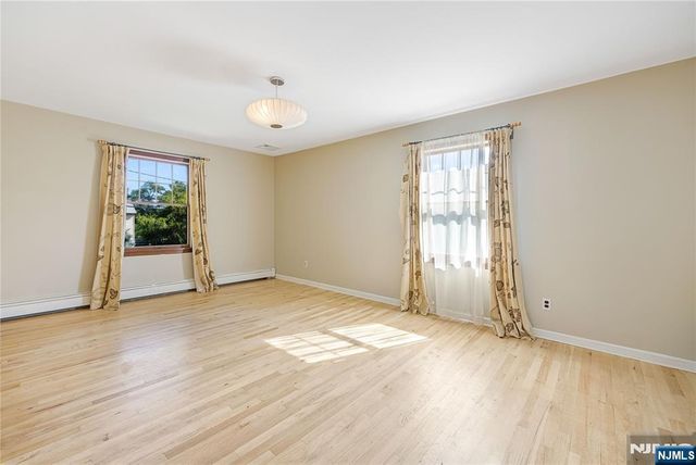 384 Main Avenue, Wallington, NJ 07057