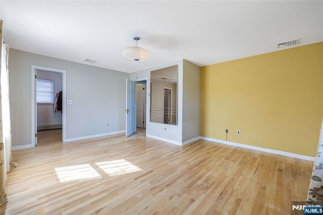 384 Main Avenue, Wallington, NJ 07057