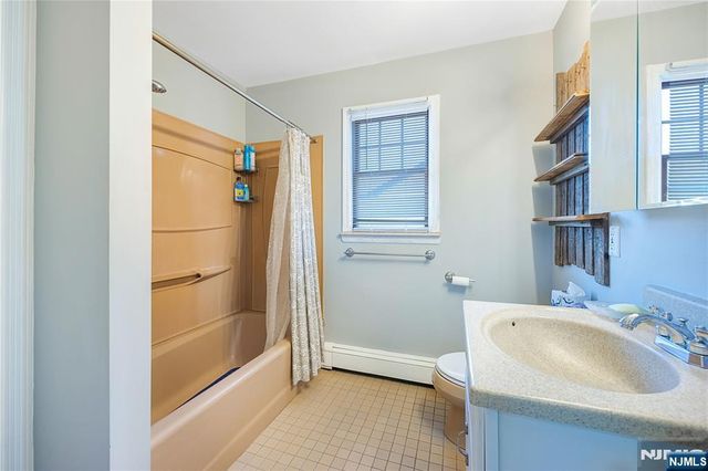 384 Main Avenue, Wallington, NJ 07057