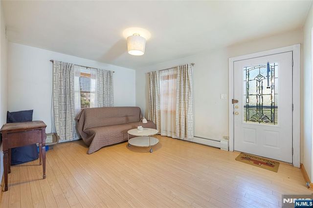 384 Main Avenue, Wallington, NJ 07057