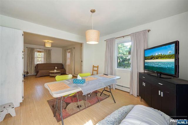 384 Main Avenue, Wallington, NJ 07057