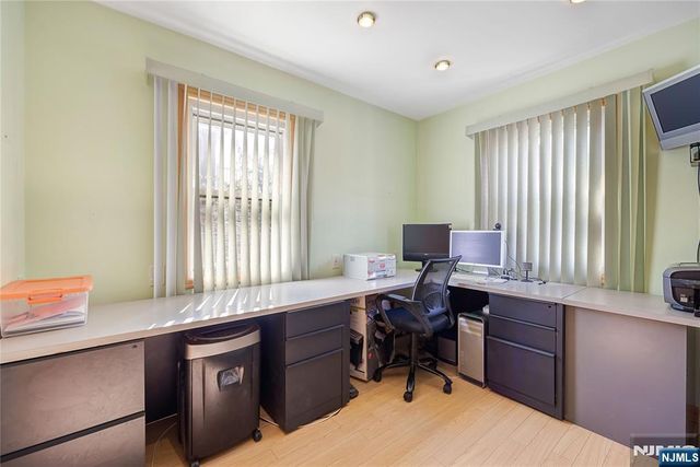 384 Main Avenue, Wallington, NJ 07057