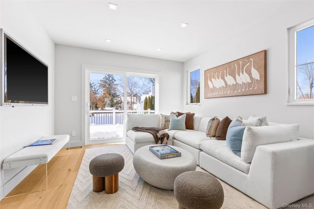 4 W Glen Avenue, Port Chester, NY 10573