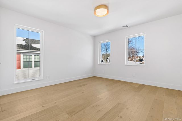 4 W Glen Avenue, Port Chester, NY 10573