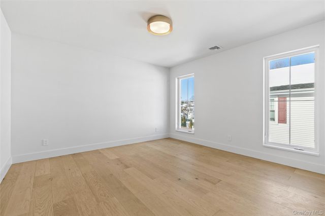 4 W Glen Avenue, Port Chester, NY 10573