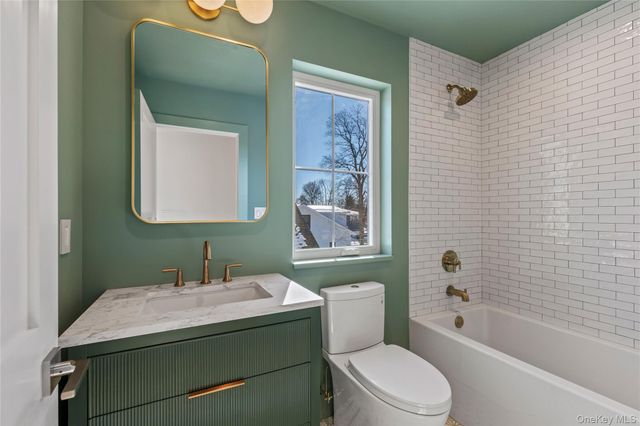 4 W Glen Avenue, Port Chester, NY 10573