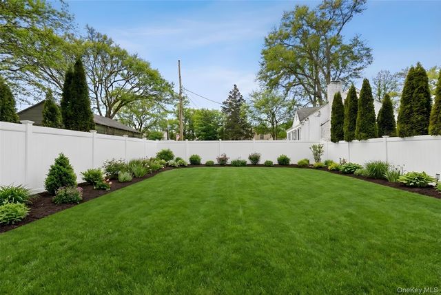 4 W Glen Avenue, Port Chester, NY 10573