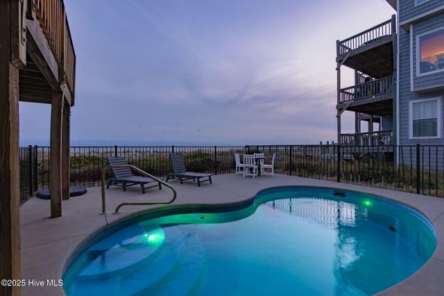 2111 Ocean Drive, Emerald Isle, NC 28594