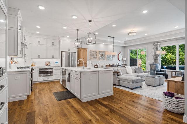 5703 BOWER LN, Columbia, MO 65201