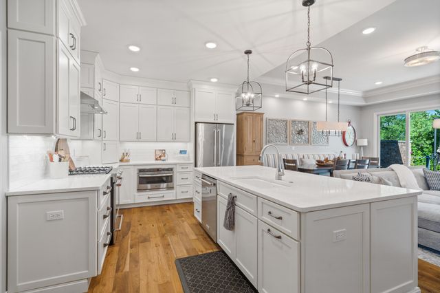 5703 BOWER LN, Columbia, MO 65201