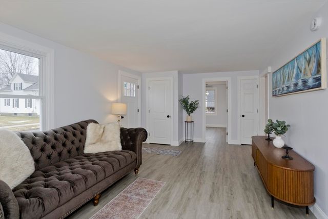 88 Woodmont St, Westfield, MA 01085