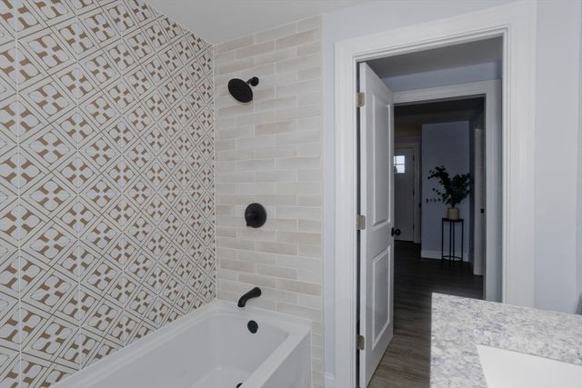 88 Woodmont St, Westfield, MA 01085