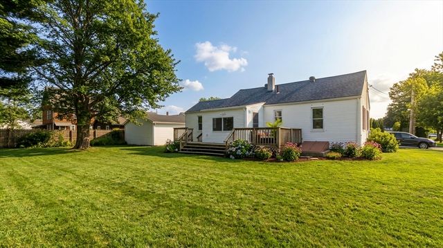 88 Woodmont St, Westfield, MA 01085