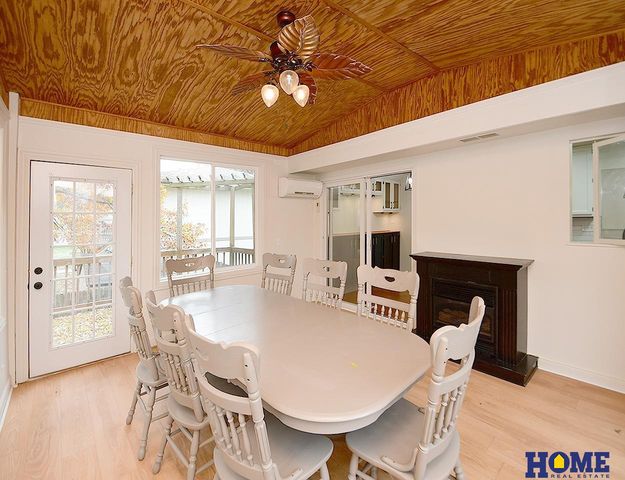 5200 Tipperary Trail, Lincoln, NE 68512