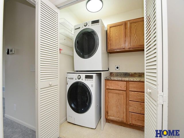 5200 Tipperary Trail, Lincoln, NE 68512