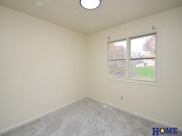 5200 Tipperary Trail, Lincoln, NE 68512