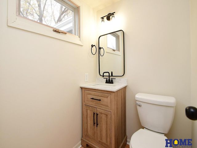 5200 Tipperary Trail, Lincoln, NE 68512