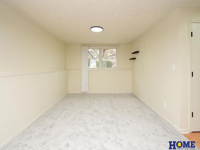 5200 Tipperary Trail, Lincoln, NE 68512