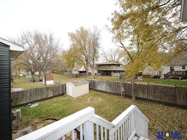 5200 Tipperary Trail, Lincoln, NE 68512