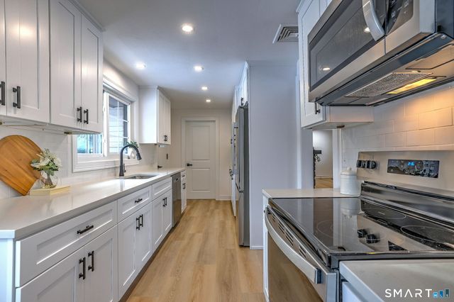 53 Geer Street, Cromwell, CT 06416