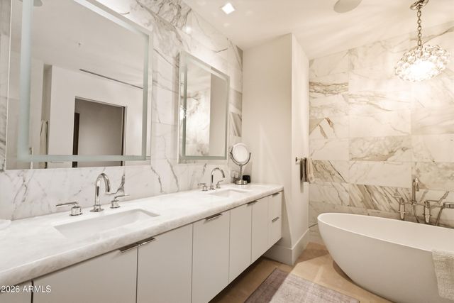 6587 N PALMERAIE Boulevard 2014, Paradise Valley, AZ 85253